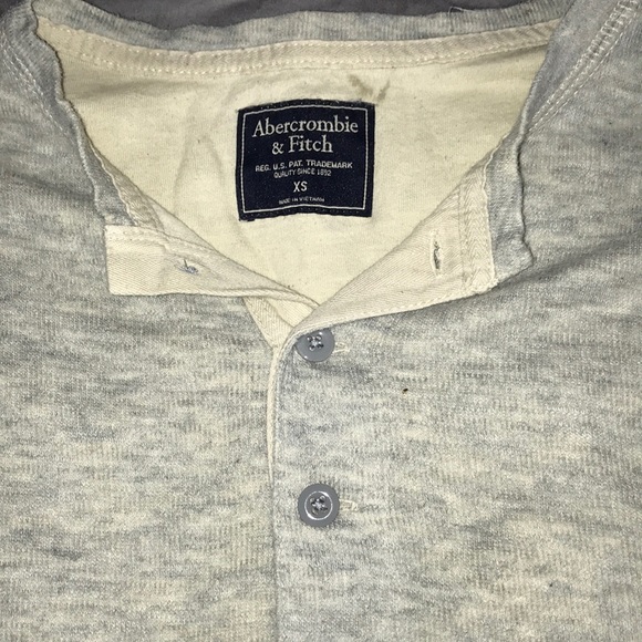 Abercrombie and Fitch gray button up shirt - Picture 4 of 4